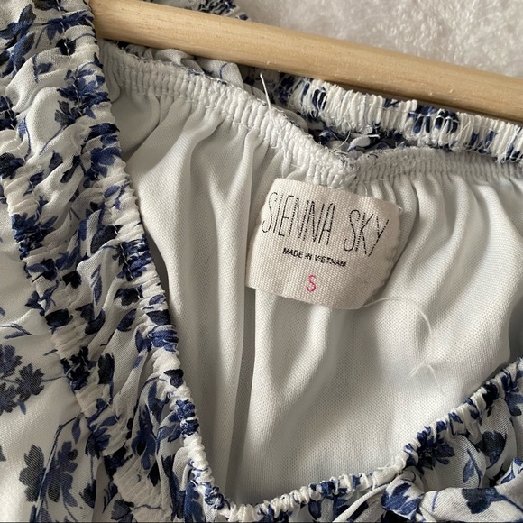 Off Shoulder Floral Print Fit & Flare Short Sleeve Dress - Picture 3 of 11